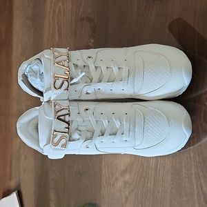 Shoe Dazzle "SLAY" White & Gold Boots